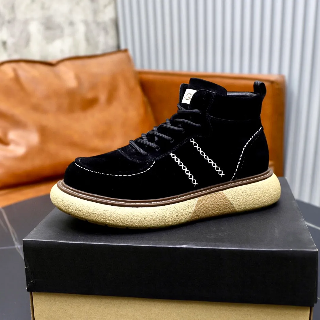 Ex-factory price: 640💰Thick wool imported from Australia Brand: UGG genuine purchasing agent Size: 38-44 Grade: Official website 1:1 Material: First layer of genuine leather waterproof and antifreeze upper Real wool lining Original non-slip soft wear-resistant outsole Style category: Men's casual shoes Trendy style Comfortable on the feet Color: Official website color synchronization